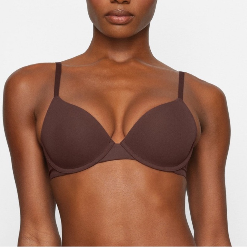 SKIMS Fits Everybody T-shirt Bra NWOT